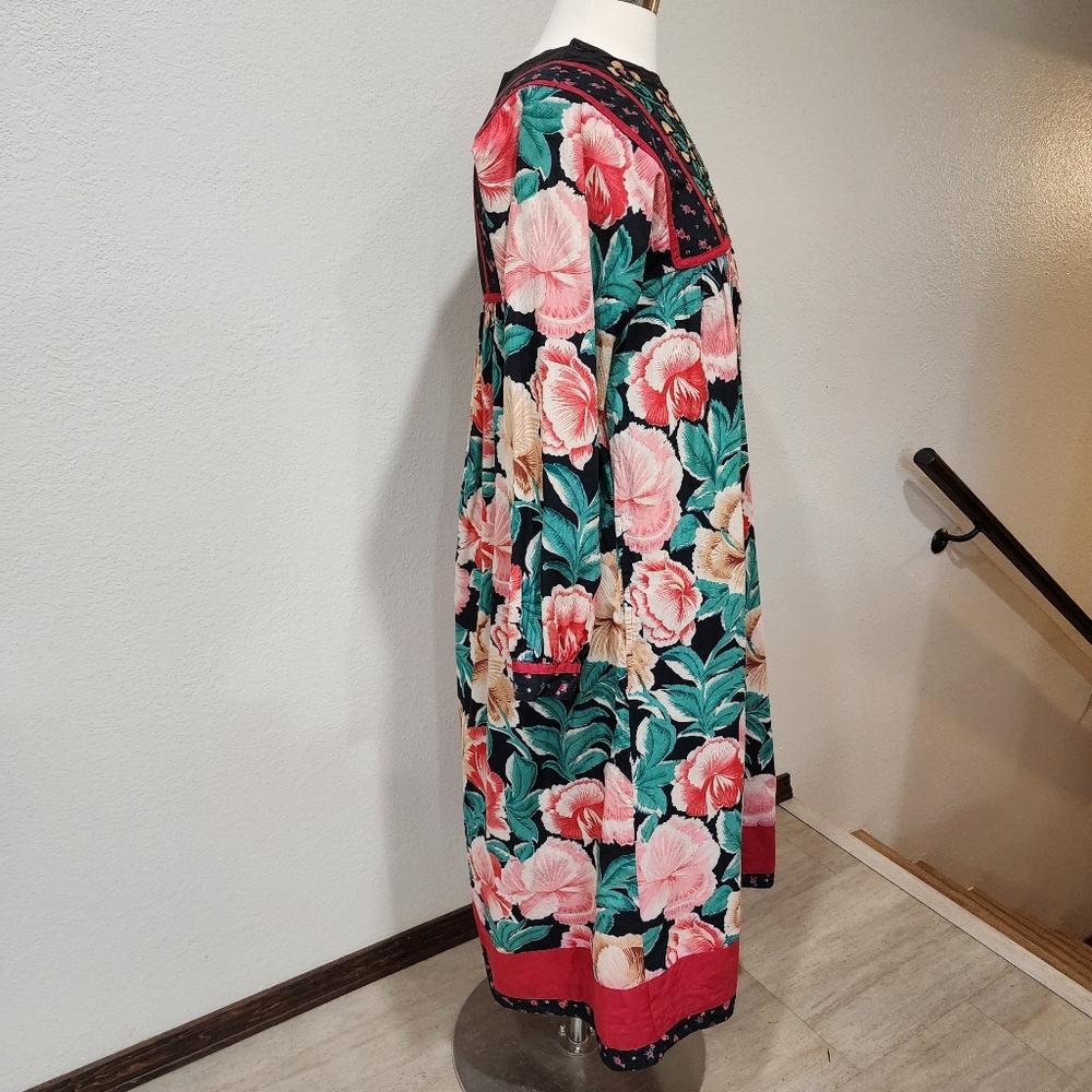 Vintage Starina Dress Dark Floral Cotton Modest Embroidered Women's size Small - Picture 8 of 10